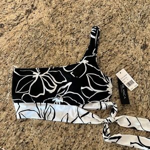 NWT Brand new La Blanca bikini top